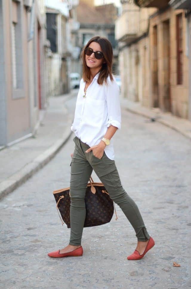 Check styling ideas for「Easy Cargo Pants、Rayon Long Sleeve Blouse」| UNIQLO  IN